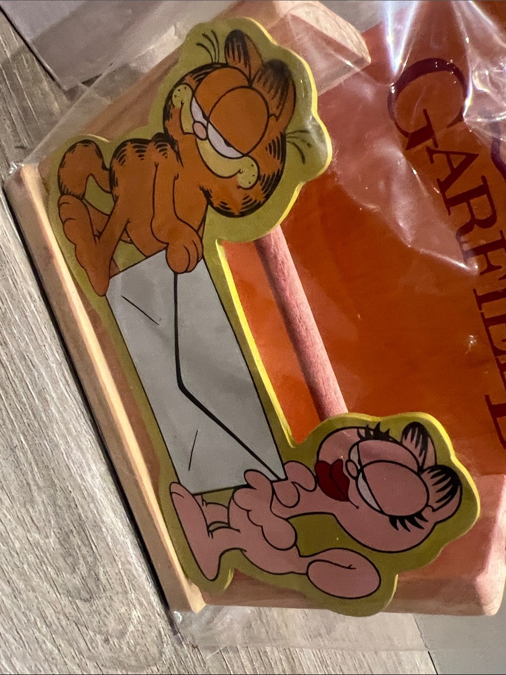 Vintage Brand new 1978 Garfield and Arlene Wooden letter holder - Picture 6 of 6